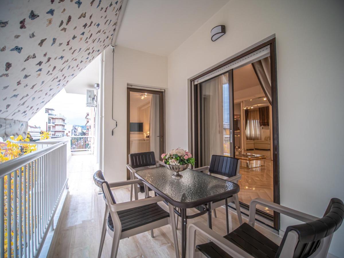 Yianni's Home-comfort In *